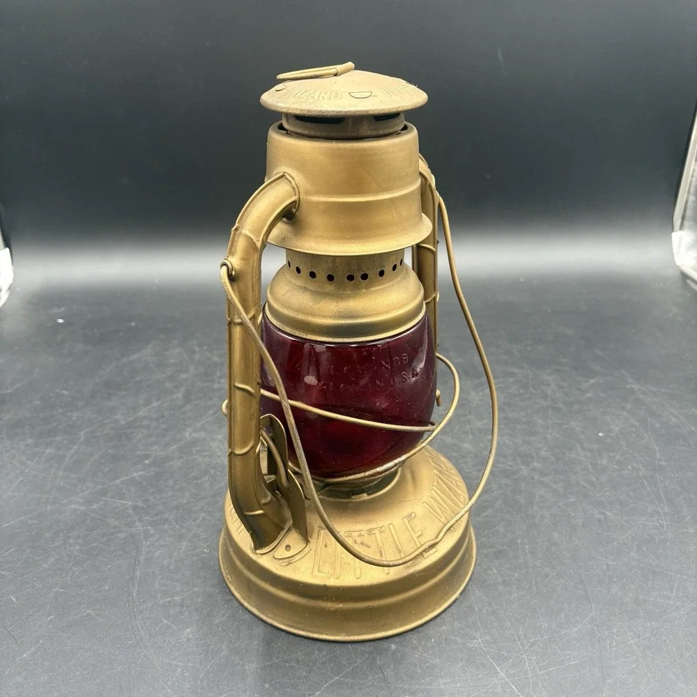 Dietz Old Little Wizard Red Glass Globed Railroad Train Lantern 12